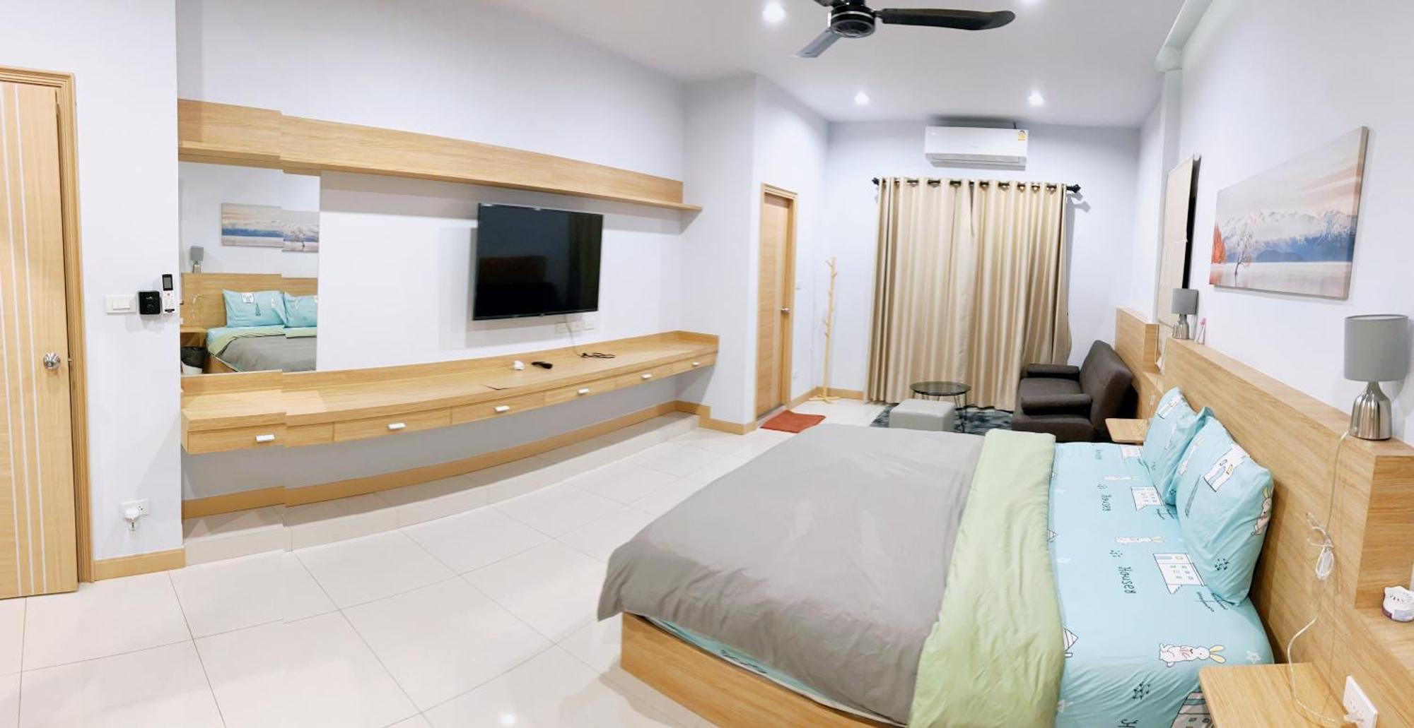 近步行街独栋泳池别墅 Villa *