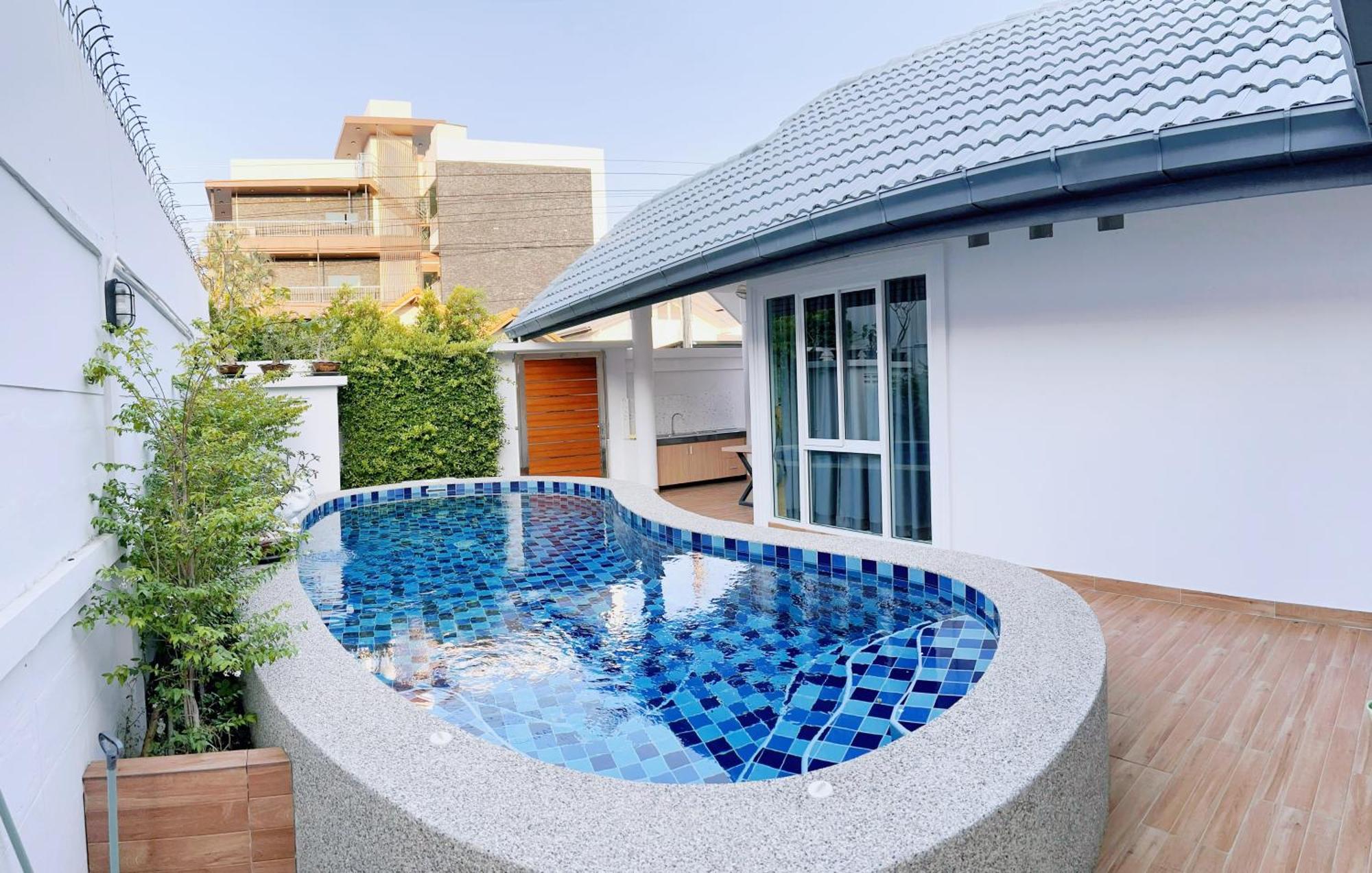 近步行街独栋泳池别墅 Villa Pattaya